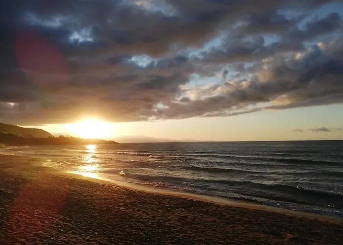 Fabiene Familyholidays Deluxe * 체팔루